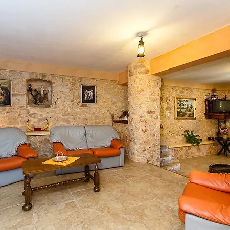 Ljuba Villa