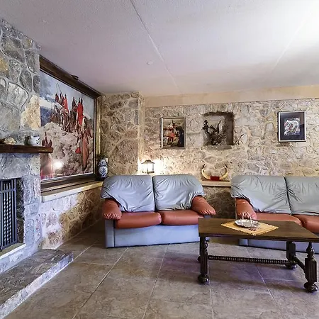 Villa Ljuba *