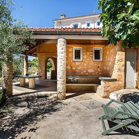 Ljuba Villa *